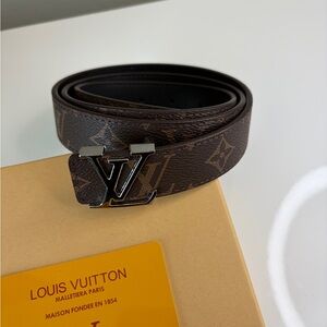 Men’s Like New Brown Leather Belt with Silver-Tone Buckle Fits Waist 29-32